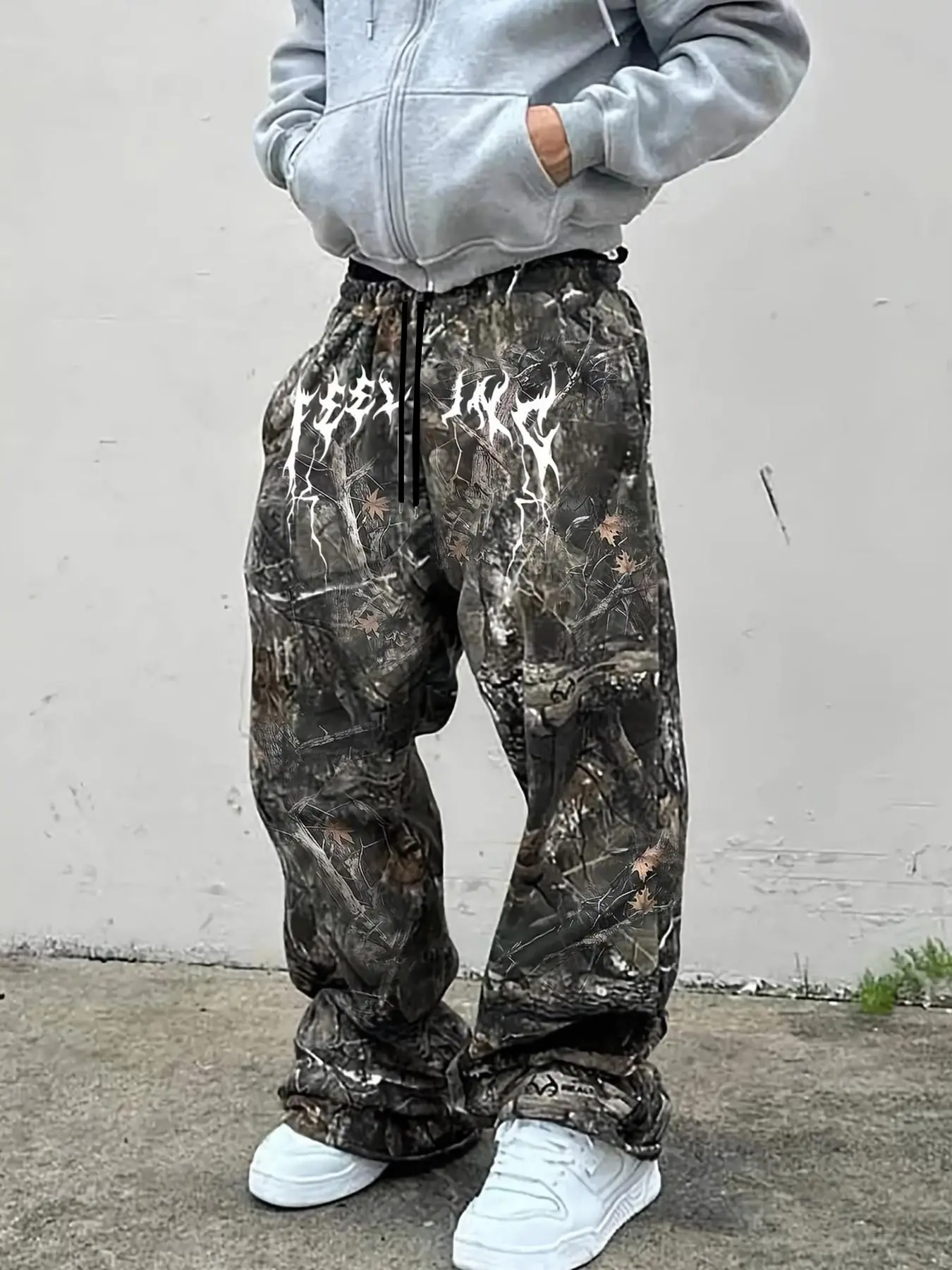Dark Gothic All Over Camo Wide Leg Sweatpants, Trendy Aesthetic Letter Print Vintage Casual Long Pants, Loose-Fitting Fashionable Bottoms for Men Camouflage