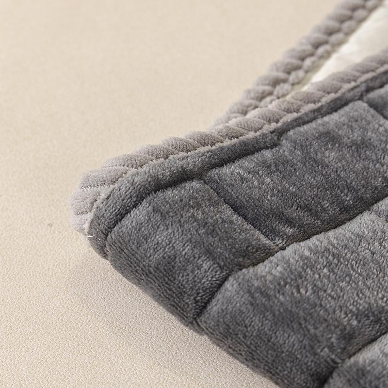 1pc Vintage Plaid Non-Slip Washable Velvet Sofa Cover, Modern Minimalist Pet-Friendly Furniture Protector, Living Room & Bedroom Decor