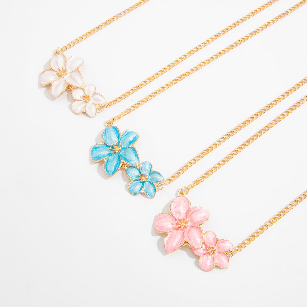 CYL&RY Y2K Double Flower Pendant Necklace for Women, Dainty Cable Chain with Pink/White/Blue Floral Charms, Perfect for Beach Vacations, Summer Outfits, Date Nights and Elegant Gatherings, Date Nights, Bridal Events Daily Wear
