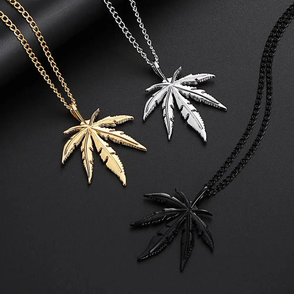 Glittery Maple Leaf Necklace Leaf Pendant Charm Chain Necklace Men Gift Jewelry Necklace Hip Hop Jewelry Gift