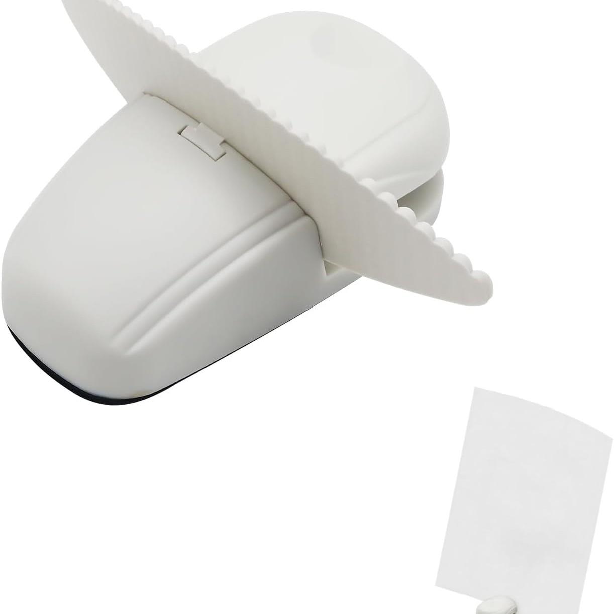 Plastic Document Holder for Typing, Portable Paper Stand with Non-Slip Base for A4 Paper, Compact Reading Clip Holder for Office Desk, Computer, Bank - White ﻿