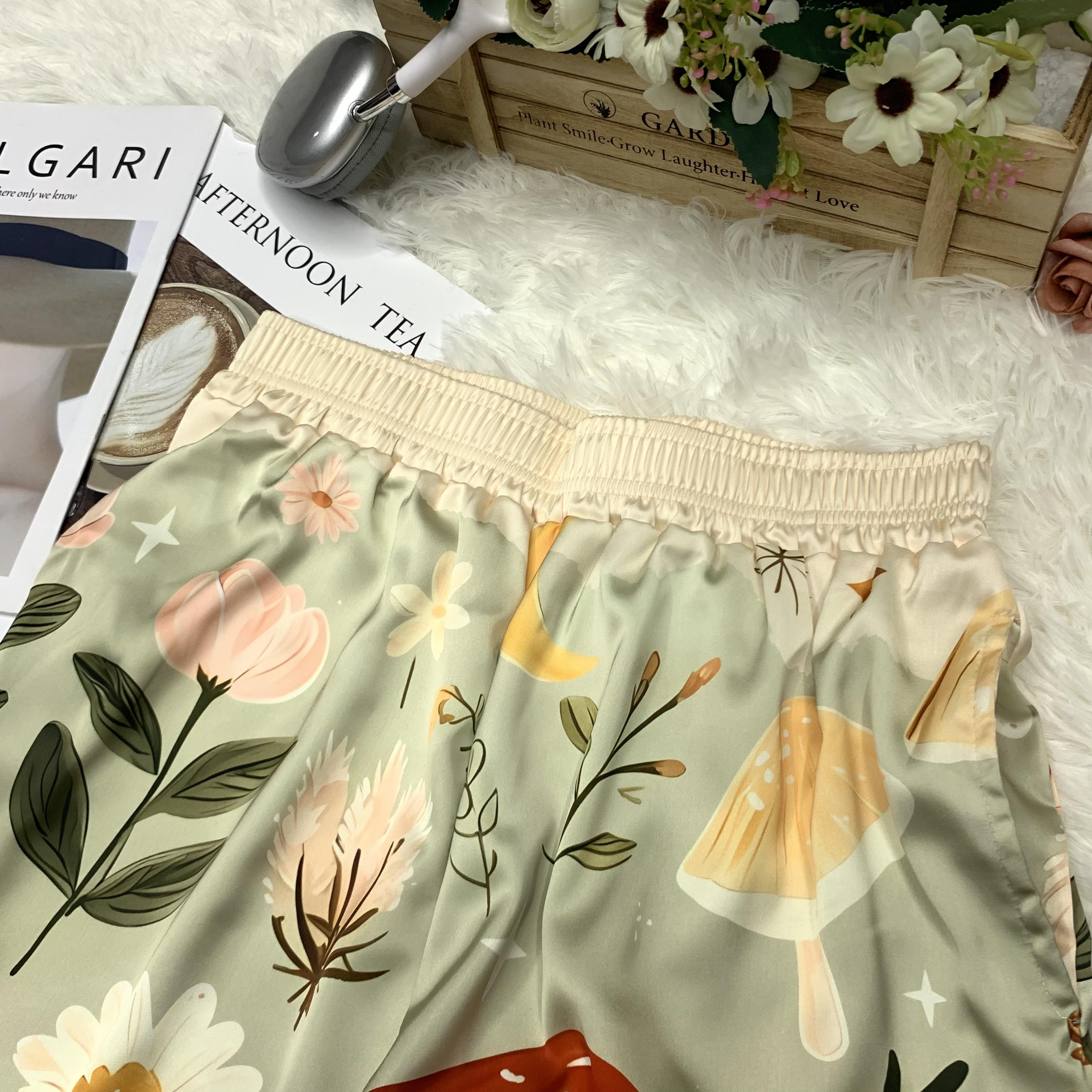 Women's New Autumn Pastoral Mushroom & Daisy Print Satin Wide-Leg Pants, Comfortable Elastic Waistband, Flowy Pants Outfit for Home or Outdoor Wear Women's New Autumn Pastoral Mushroom & Daisy Print Satin Wide-Leg Pants, Comfortable Elastic Waistband, Flowy Pants Outfit for Home or Outdoor Wear