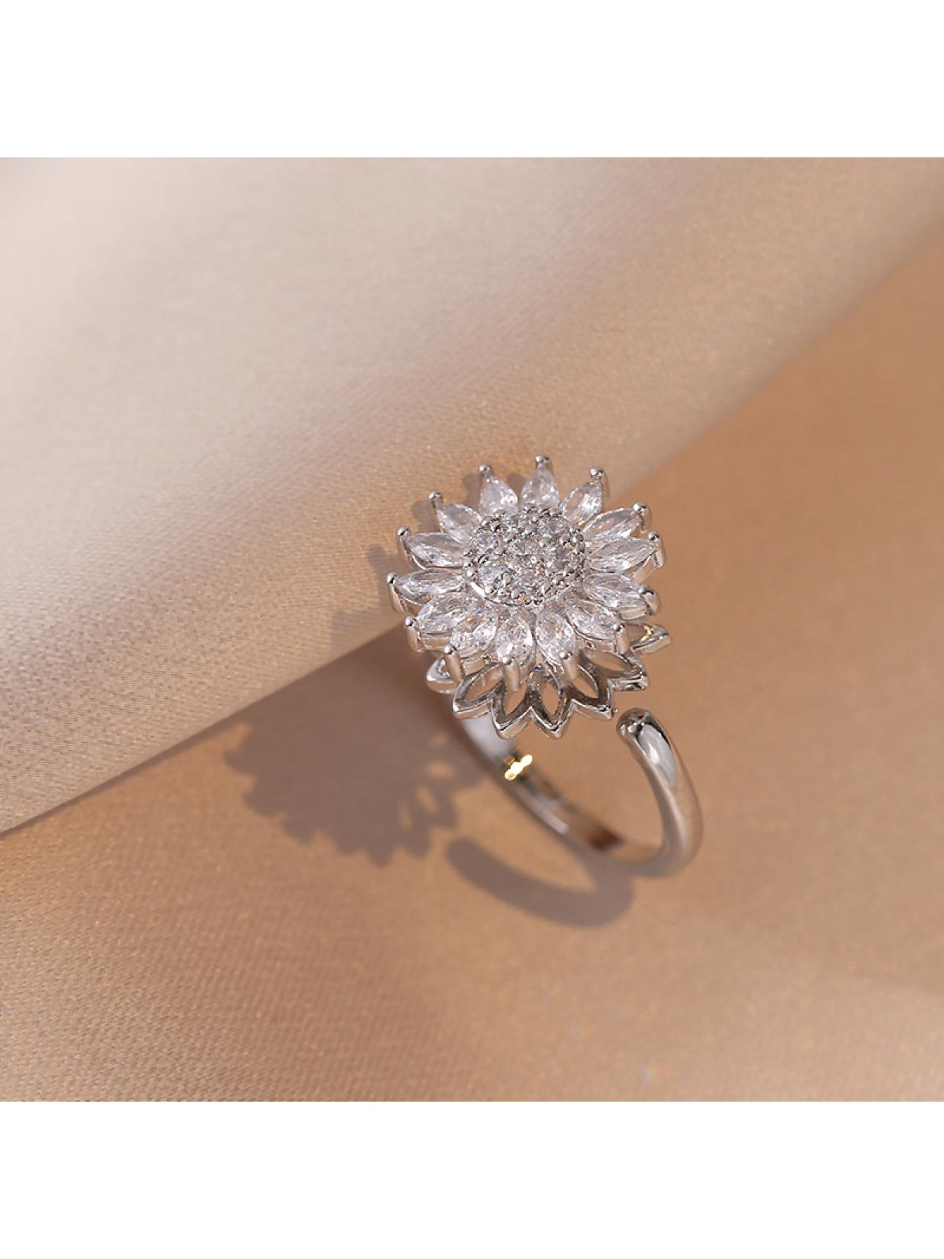 Women's Necklace, New Style Sunflower Diamond-encrusted, Rotatable Collarbone Chain Jewelry, Japanese and Korean Style Cross-border, Ins Ring, Sunflower