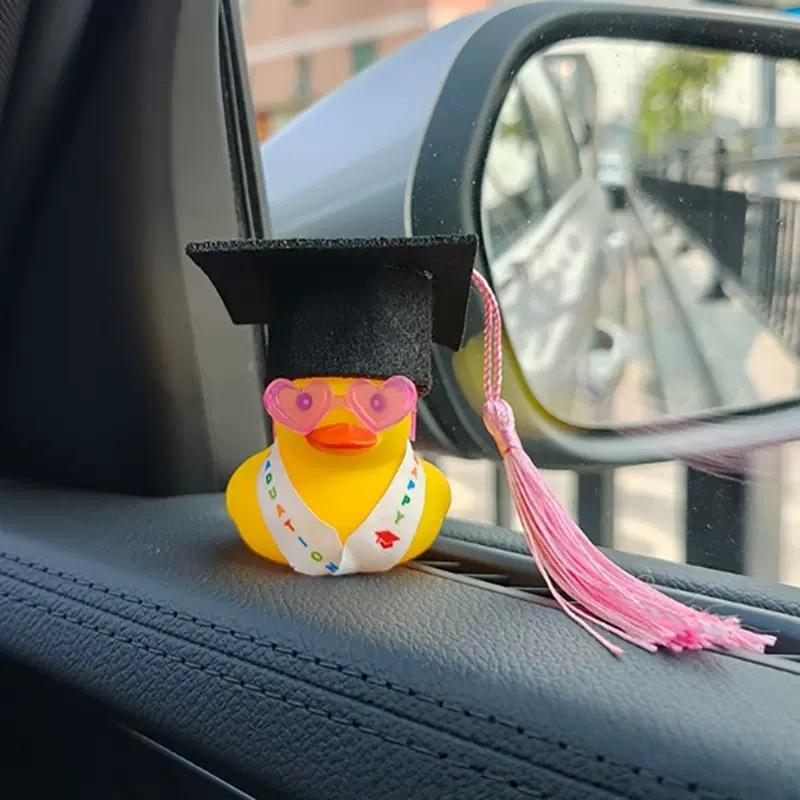 Graduation Duck with Diploma & Tassel - Cute Yellow Duck with Glasses Suitable for Car Dashboard Decor, Graduation Party Favors, Diploma Holder Gift for Graduation Decoration, Capable for Car and Events Decorations