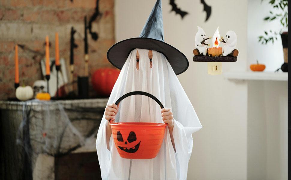 Ghosts Campfire Night Light, Wireless Led Plug in Wall Sconces Flicker Flame Figurine Lamps Halloween Decorations Indoor for Family, Party, Room, Kitchen (1pcs)