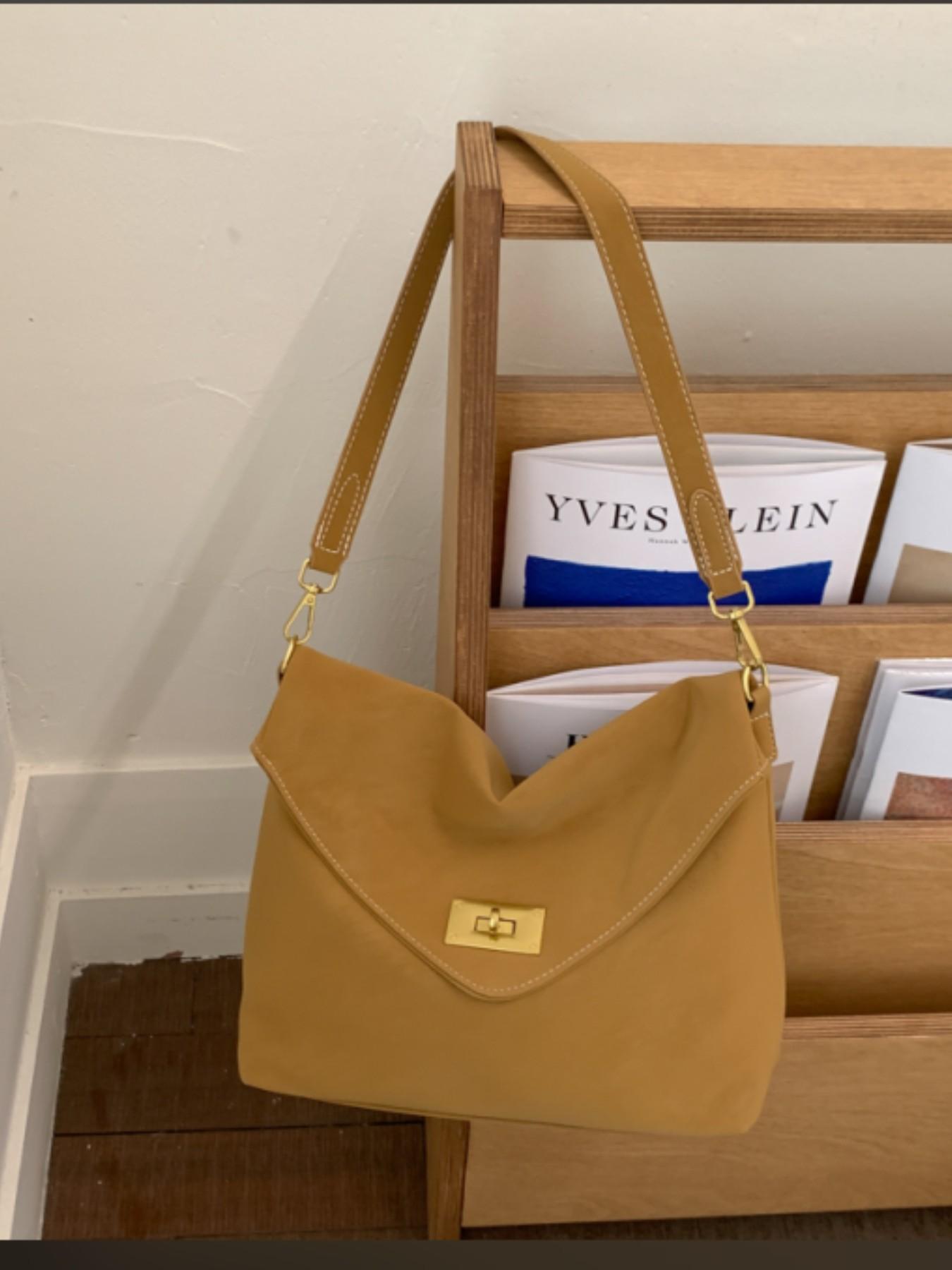 High-Value Retro Bag New Fashion Underarm Large Capacity Simple Casual Versatile Shoulder Bag for Women, Stylish and Trendy Design