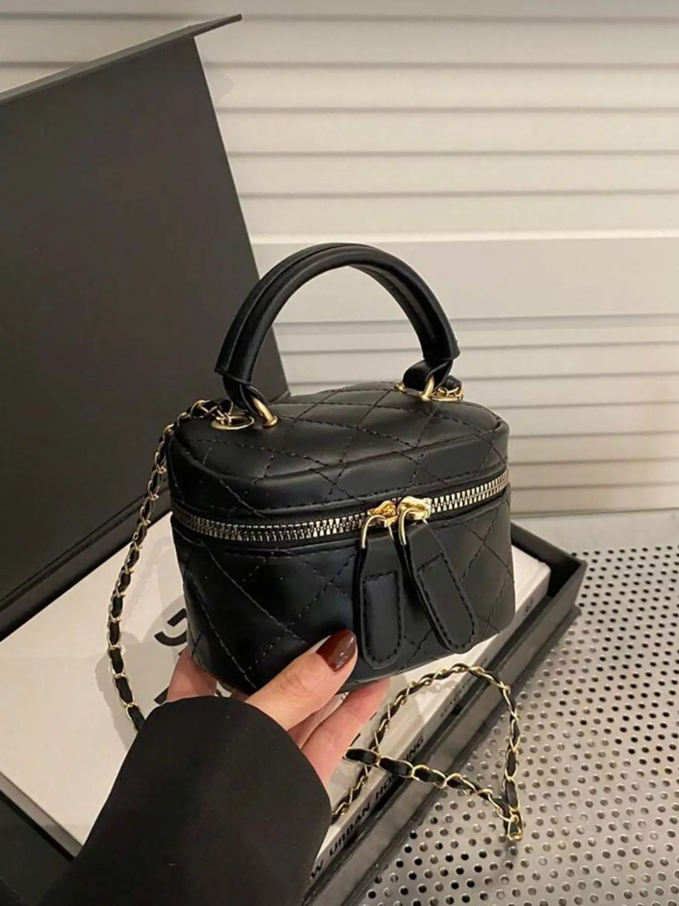 Lightweight Mini Bag, Chain Bag, Stitched Handbag, Crossbody Bag, Perfect for Girls, College Students, Working Women, Office, Travel, Picnic