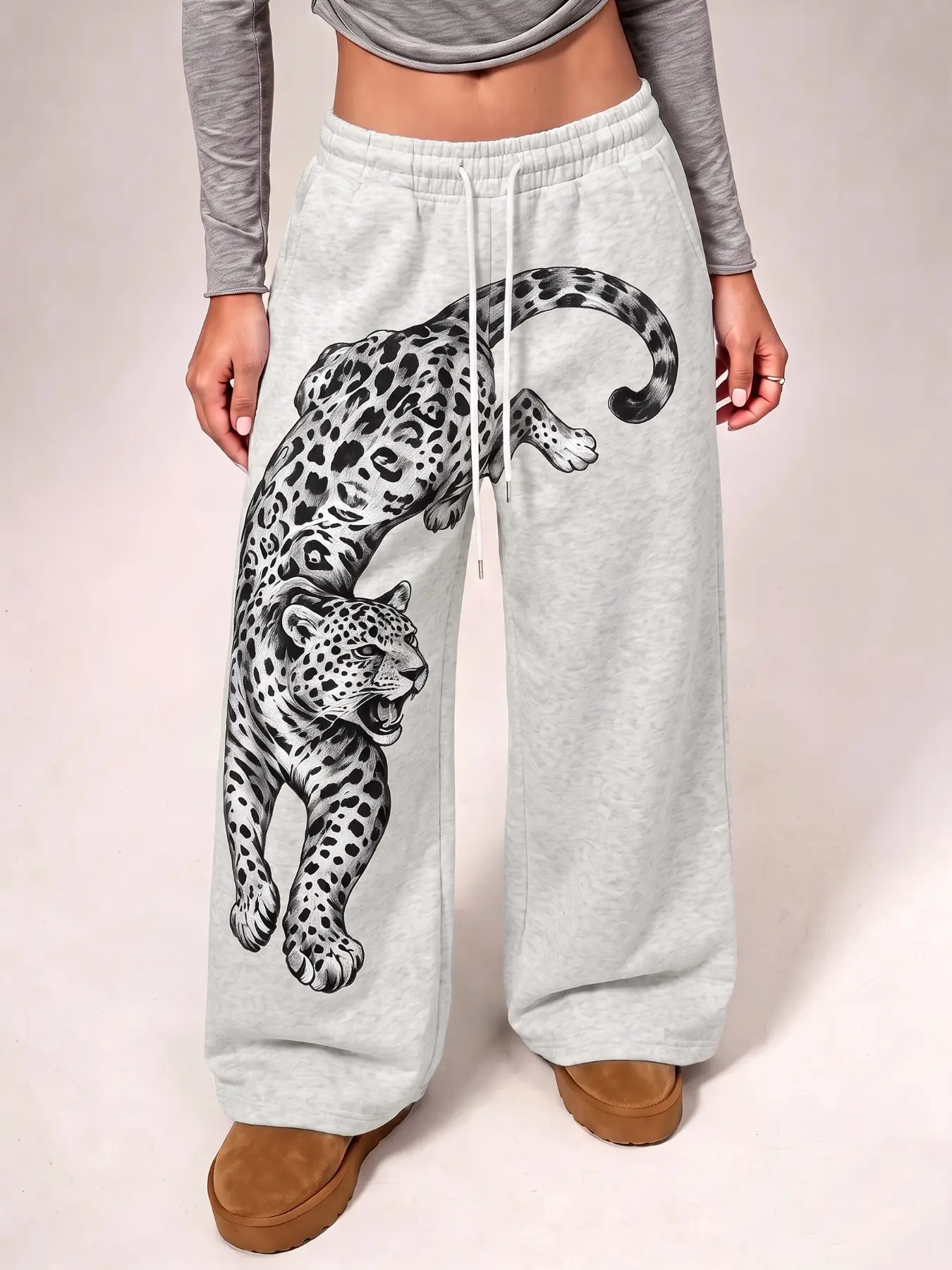 Women Heather Gray Wide Leg Baggy Sweatpants, Sketch Leopard Graphic Drawstring Joggers, Casual Streetwear Loose Trousers