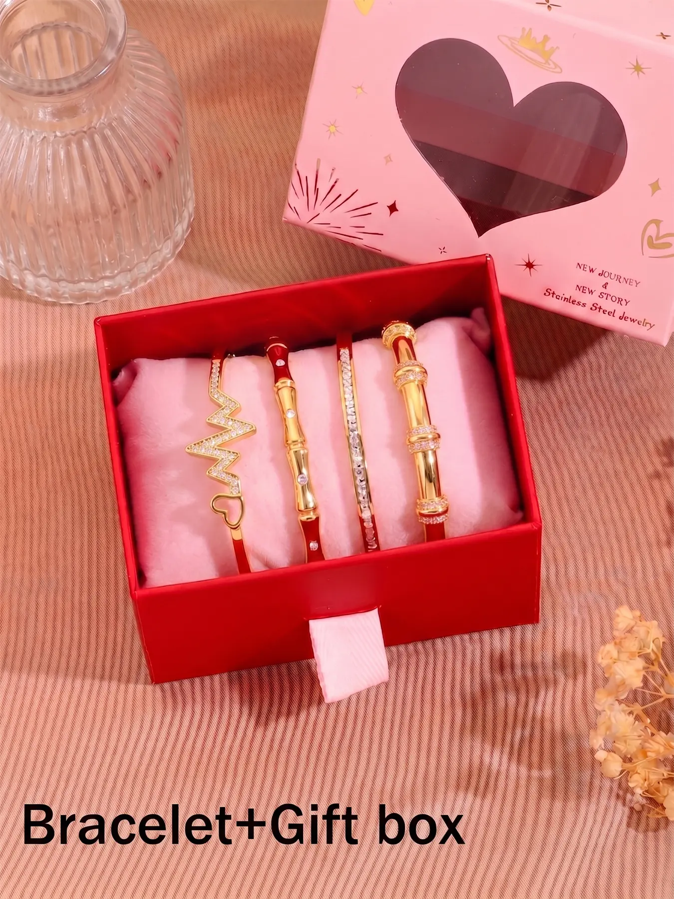 4pcs Korean Ins optional bracelets, simple and clean Korean design style, gentle to pick up and complement white skin tone, easy to create Korean drama female lead outfits for daily shopping and exploring stores