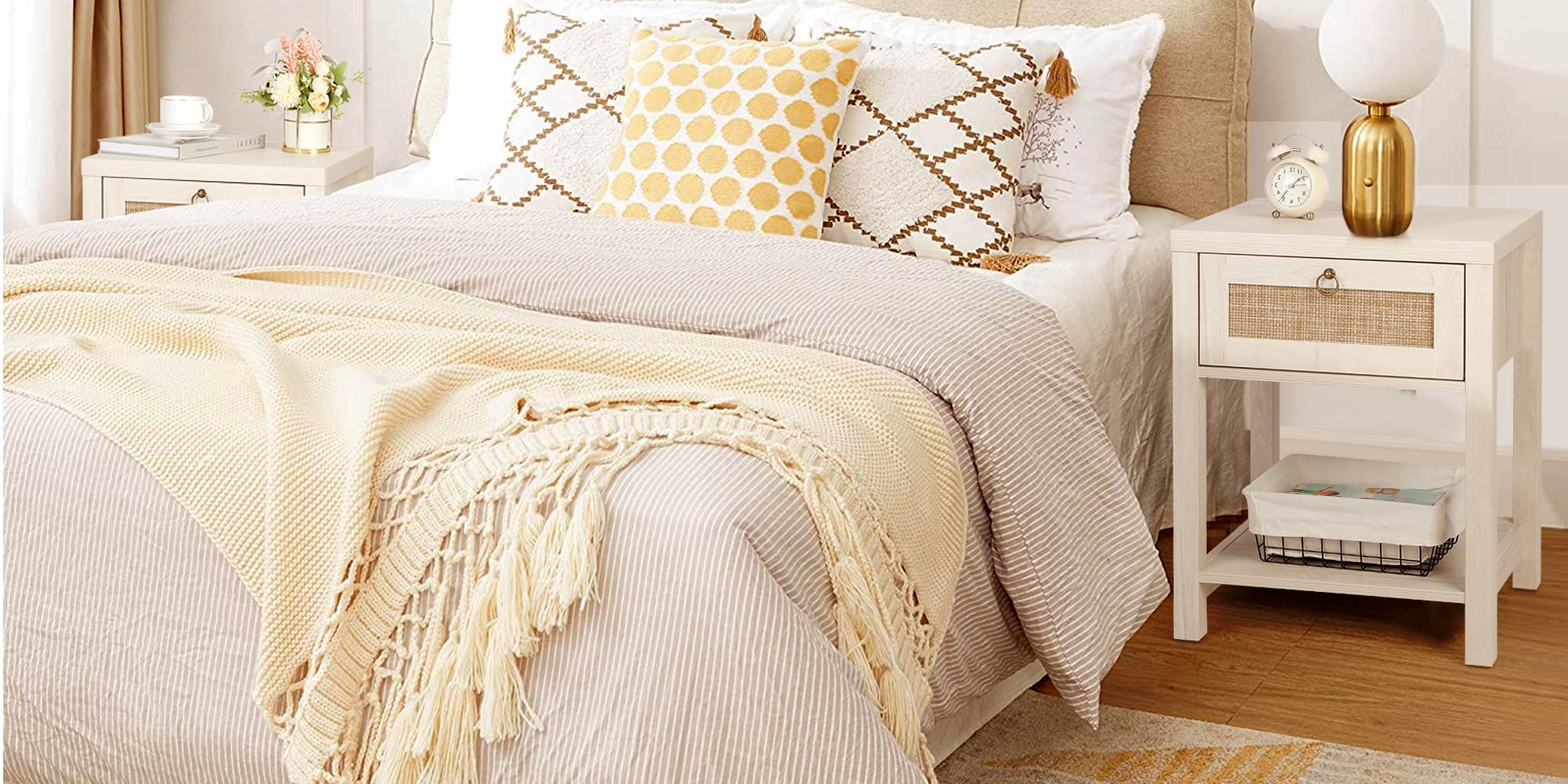 VOWNER 2 PCS Gray Rattan Nightstand Set of 2, Wood Night Stand with Vintage Metal Pull Handle, Bedside Table Boho End Tables Side Tables with Storage Shelf, for Bedroom