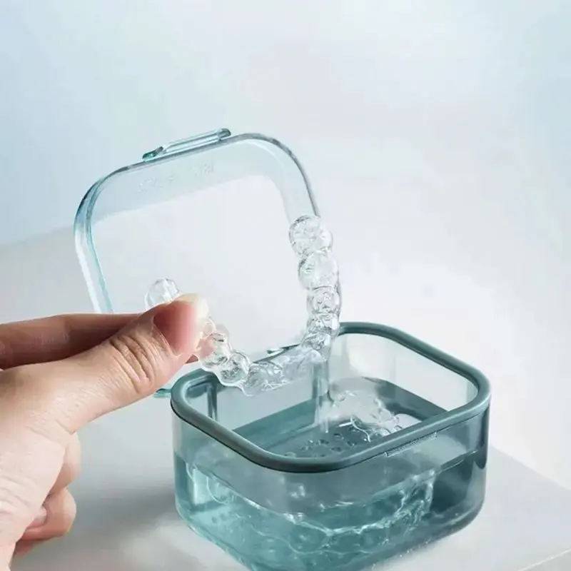 1pc Invisible Braces Box Orthodontic Retainer Organizer Orthodontic Portable on-the-go Denture Storage Case Denture Care Tool