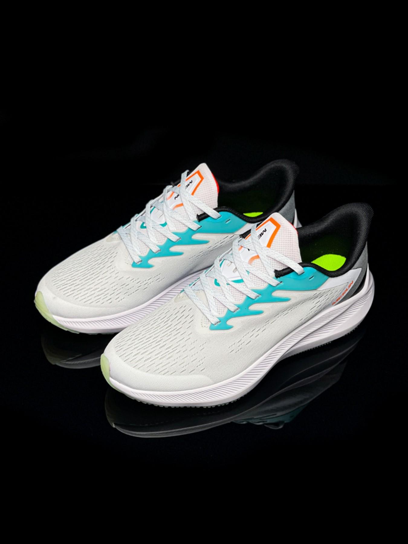 Meng Run W7 Seamless Mesh Running Shoes, Lightweight Design, Sporty Fit, Breathable Knit Upper, Universal Slip-On Sole