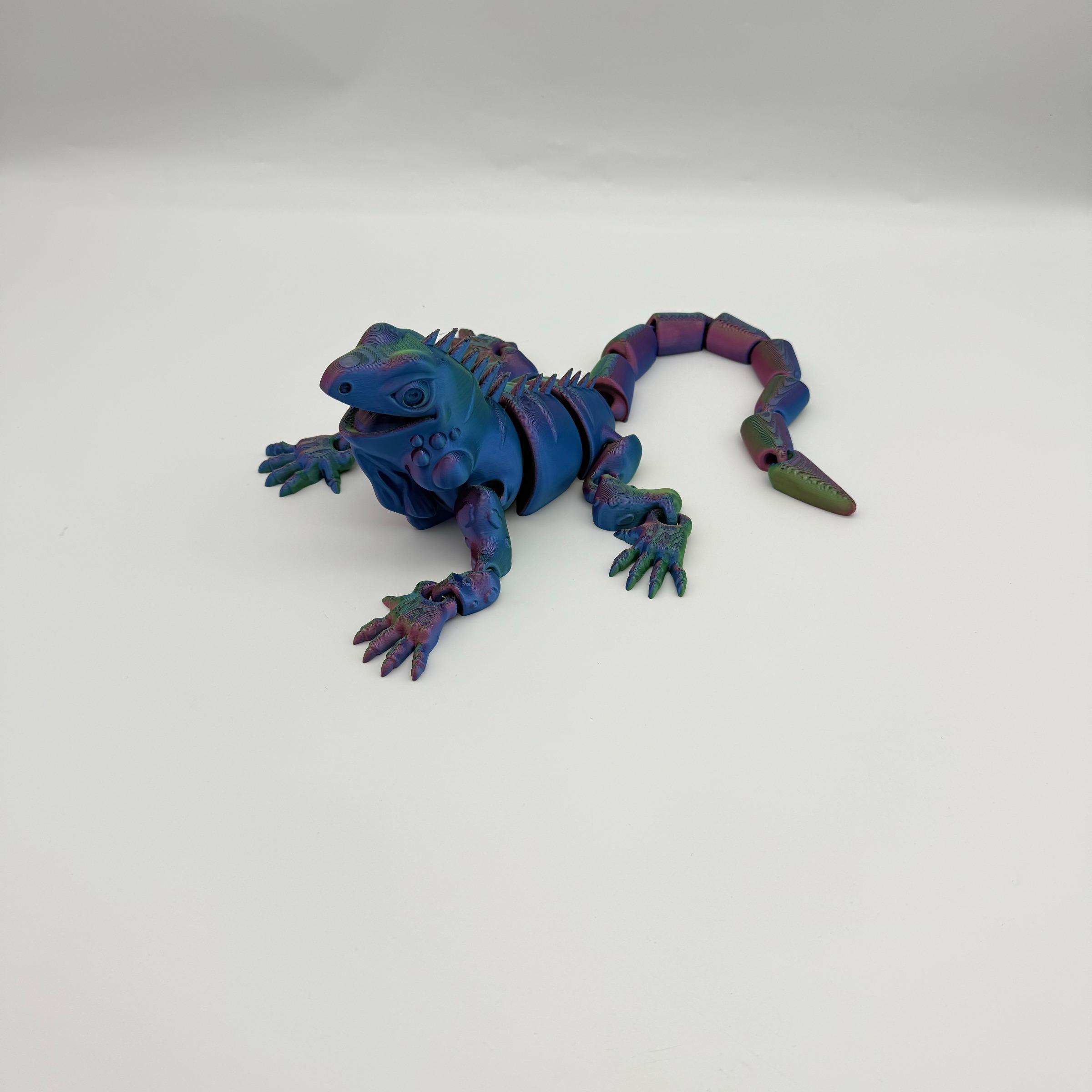 3D Printed Lizard Figurine with Realistic Eyes, Home Decor, Collectible Room Decor, Moving Joints, Perfect Christmas Gift, Party Decoration, Birthday Present #TOP PICKS