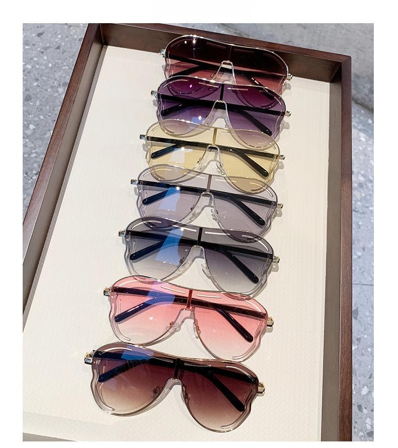 Oversized One-Piece Shield Sunglasses for Women, UV400 Protection Gold Frame Windproof Shades, Trendy Gradient Purple Lens Cycling & Streetwear Eyewear Oversized One-Piece Shield Sunglasses for Women, UV400 Protection Gold Frame Windproof Shades, Trendy Gradient Purple Lens Cycling & Streetwear Eyewear