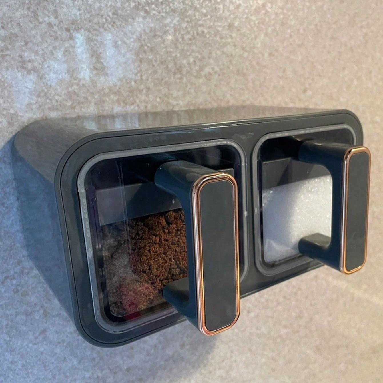 1pc Kitchen Spice Box with Spoon, Adjustable Storage Container, Wall-Mounted Sealed Seasoning Set, Multi-Functional Organizer