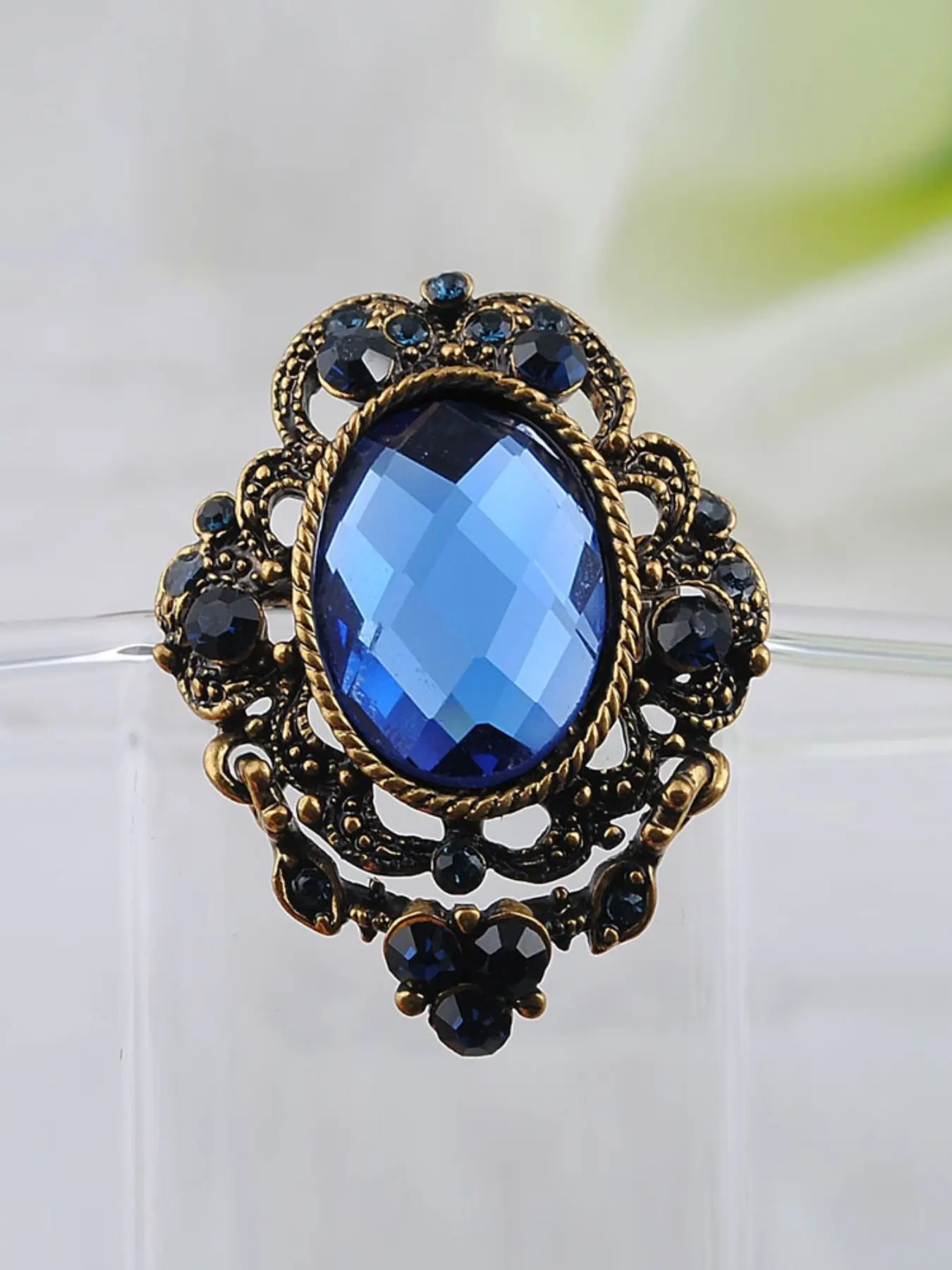 Vintage Victorian Style Lady Cameo Brooch, Blue Glass Pin, Elegant Jewelry Accessory, Perfect for Formal Events & Everyday Wear