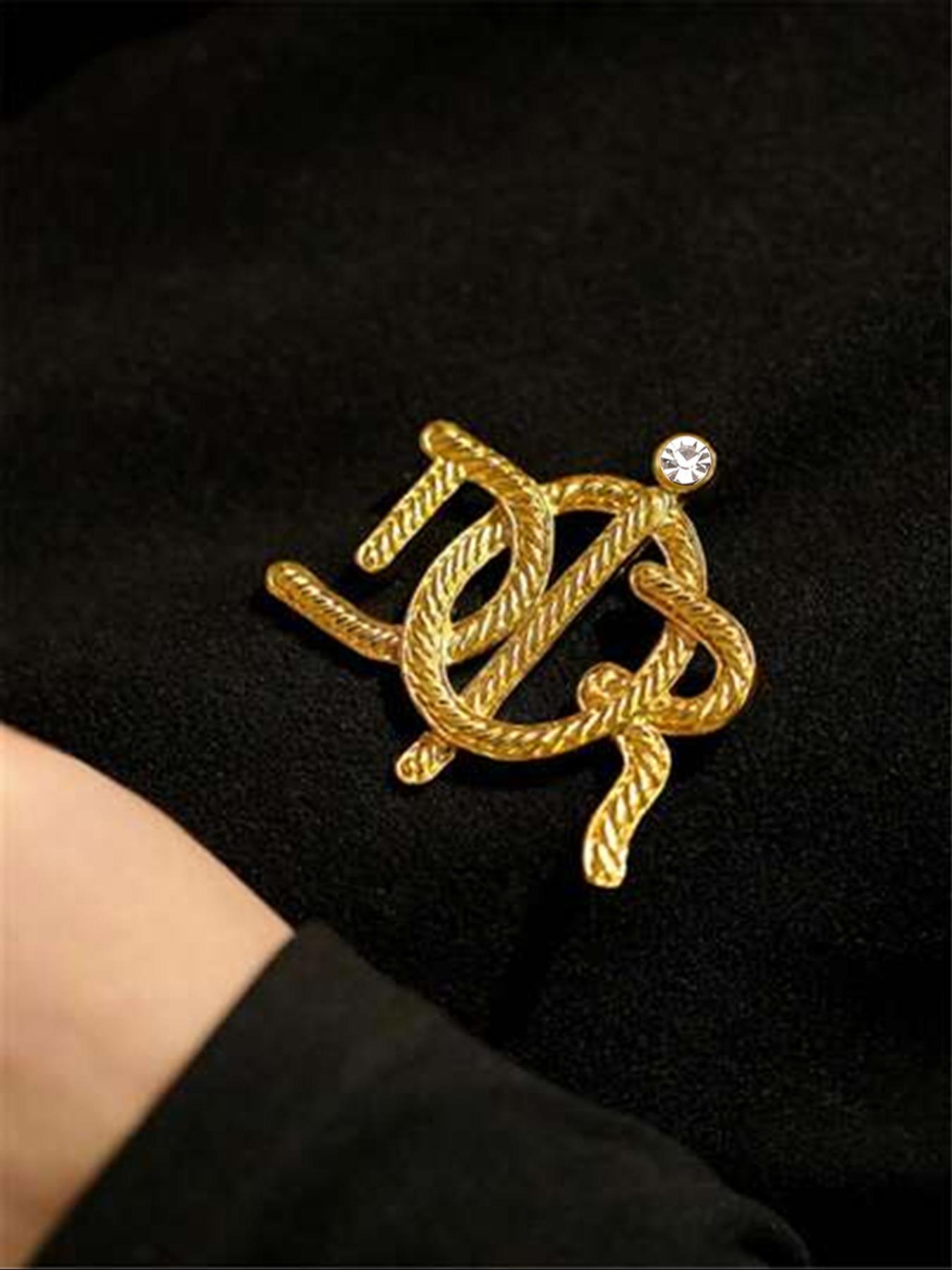 Women's Rhinestone Letter Brooch Pin, Vintage Style Jewelry Gift for Women, Fashion Accessory for All Occasions