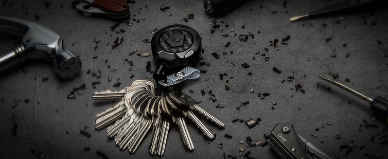 MNGARISTA Upgraded Heavy Duty Retractable Keychain with Belt Clip, 10 OZ Retraction, 31.5" Stainless Steel Cord Key Chain, 3K Carbon Fiber ID Badge Reel Holder with Badge Strap and Key Ring