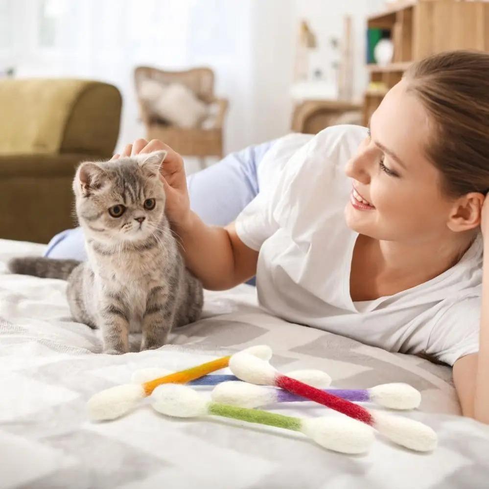 【Summervibes】6 Pack Giant Q-tip Shaped Cat Toys, Soft Felt Cotton Swab Teething Sticks, Durable Interactive Indoor Kitten Chew Toys, Anxiety Relief Boredom Relief Pet Accessories, Dental Cleaning Play Gifts for Daily Cat Entertainment