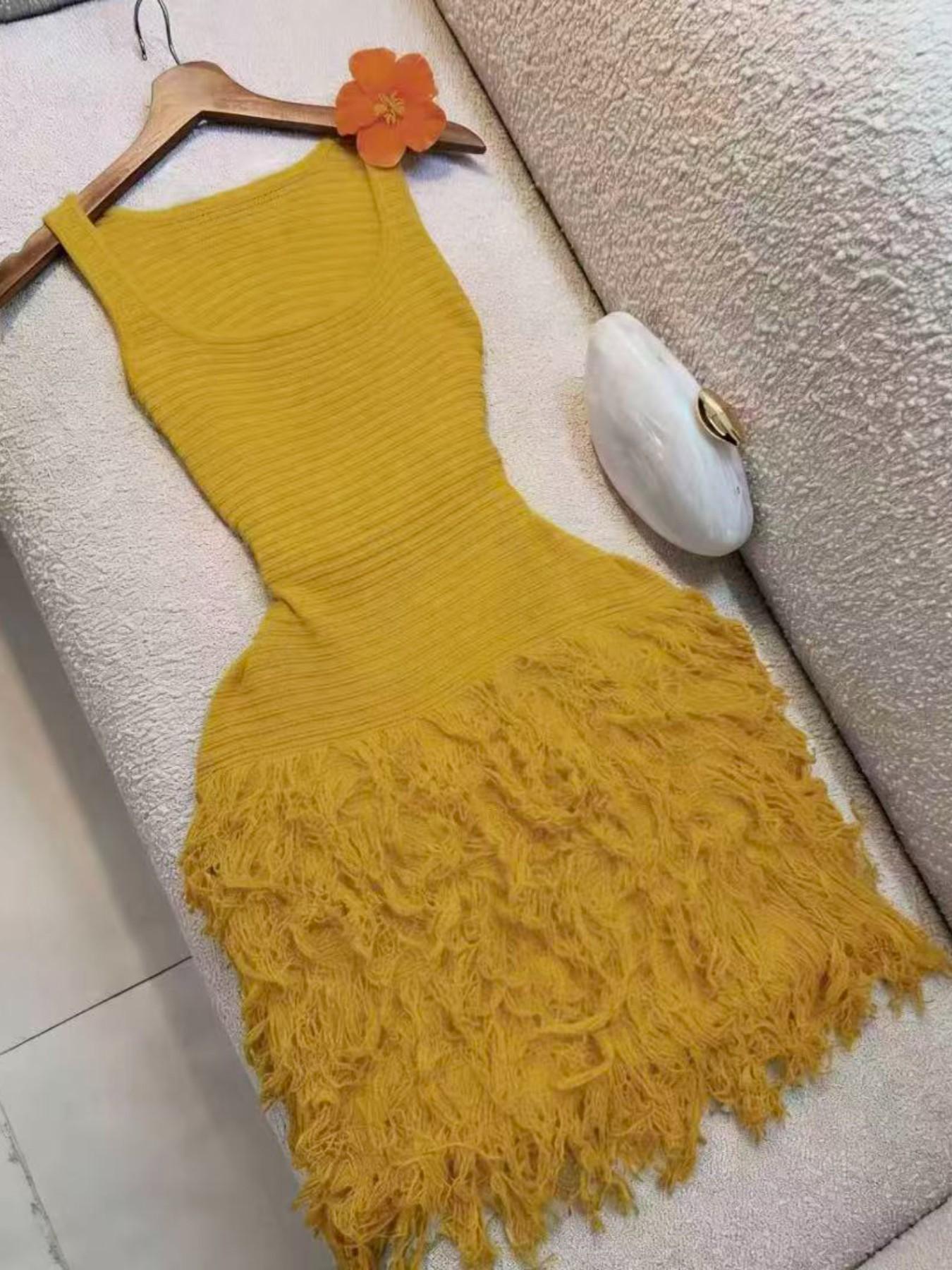 Elegant Sleeveless Knit Dress for Women, Summer Casual Flowy Hem with Fringe Trim, Stylish and Slimming Design, Perfect for Vacation Wear