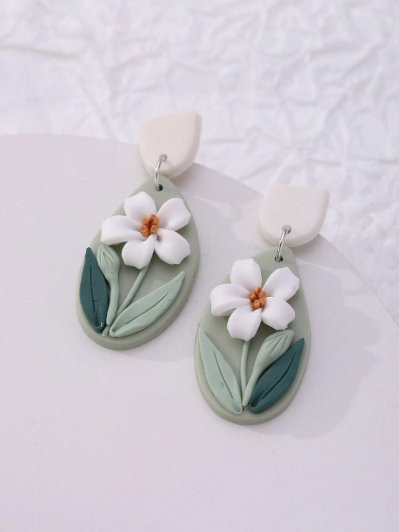 Elegant Handmade Polymer Clay Earrings, 3D Lily Flower Design, Realistic Floral Jewelry, Perfect for Gifts & Vacations