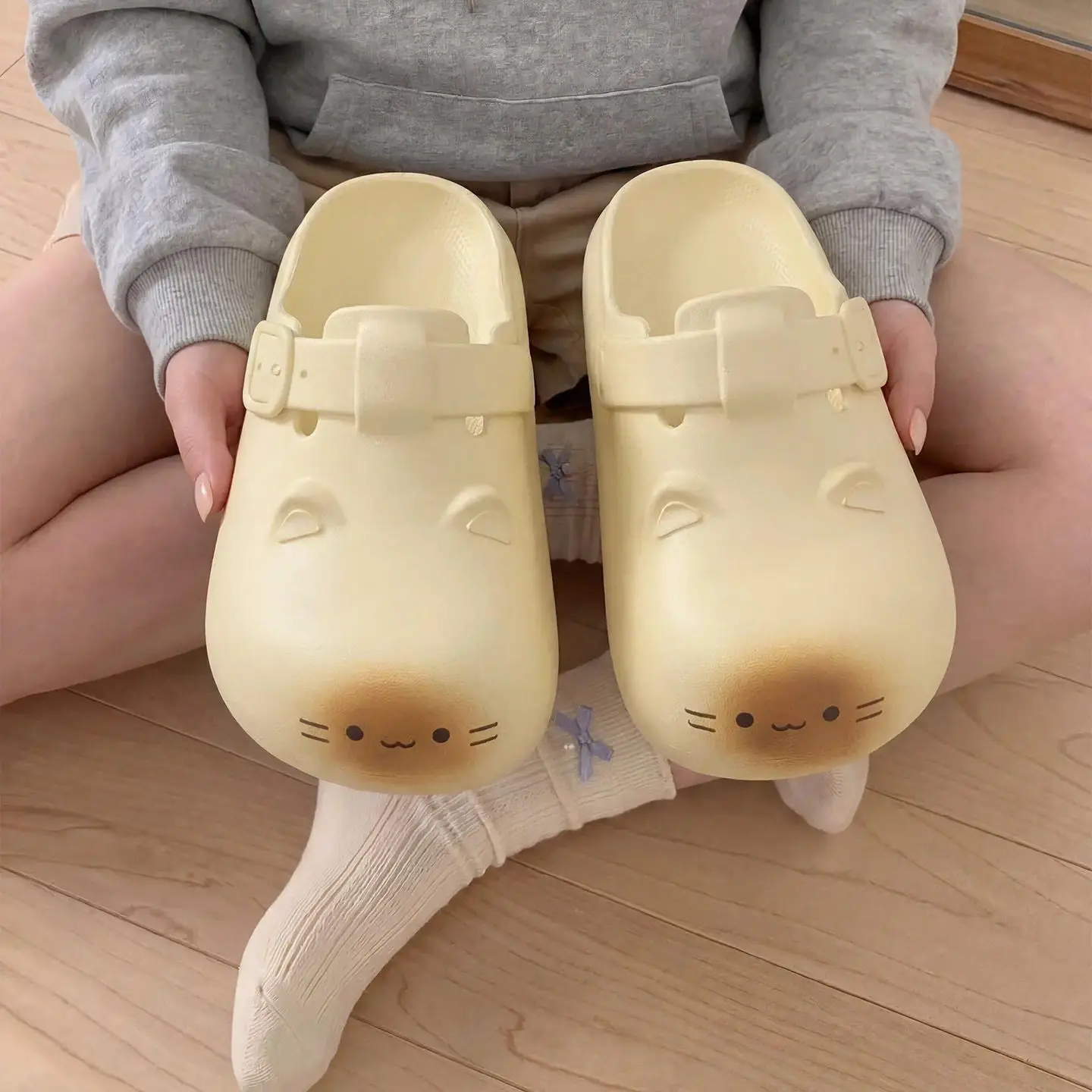 Soft Cute Kitten Printed Women's Hole Shoes Anti Slip and Waterproof Home Couple Slippers Outdoor Beach Daily Parent-child Shoes