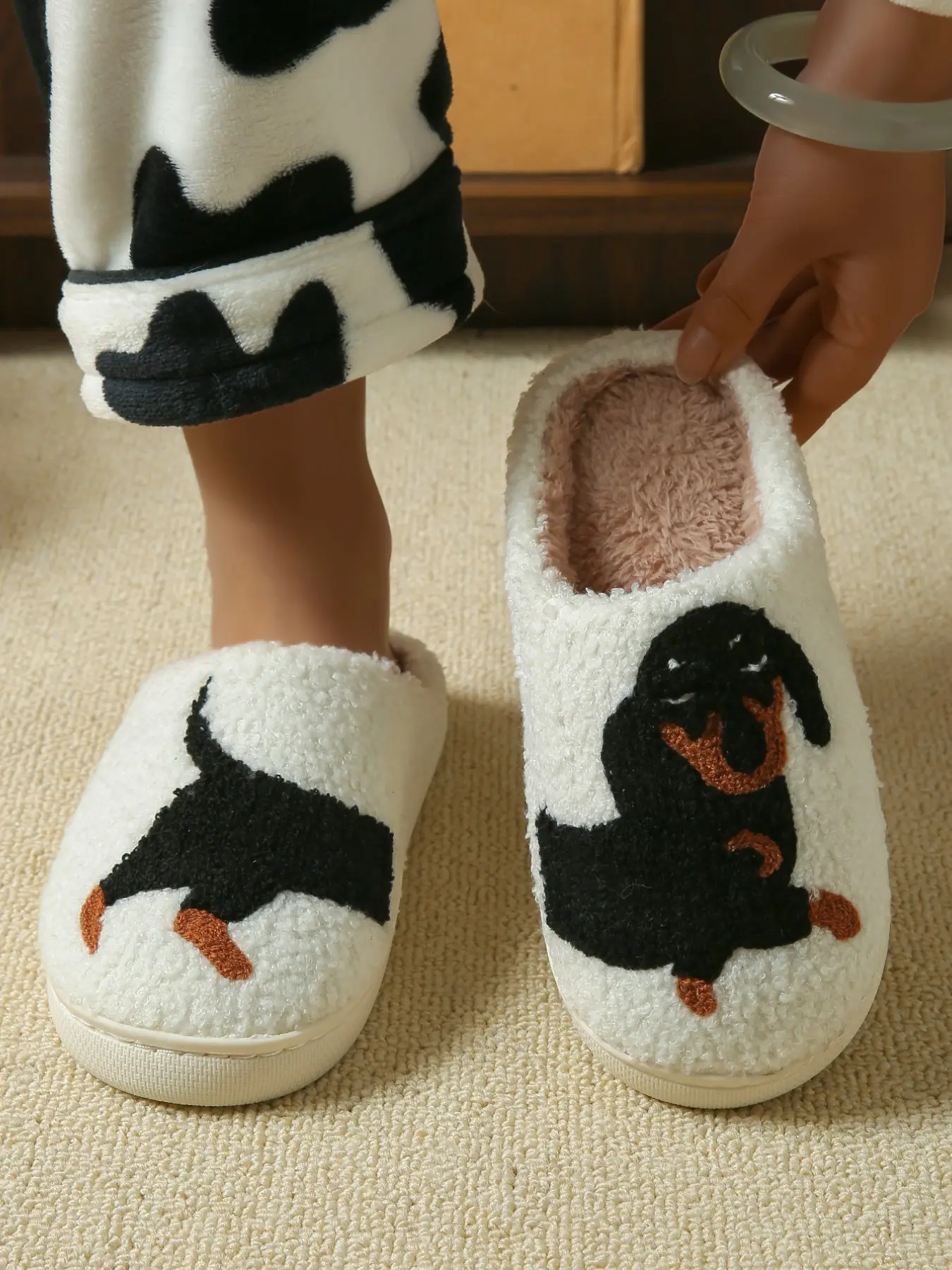 Cute Puppy Women's Plush Slippers, Textile Upper, Rubber Sole, Casual Style, Fall & Winter, Animal Pattern, Less Than Ankle Height