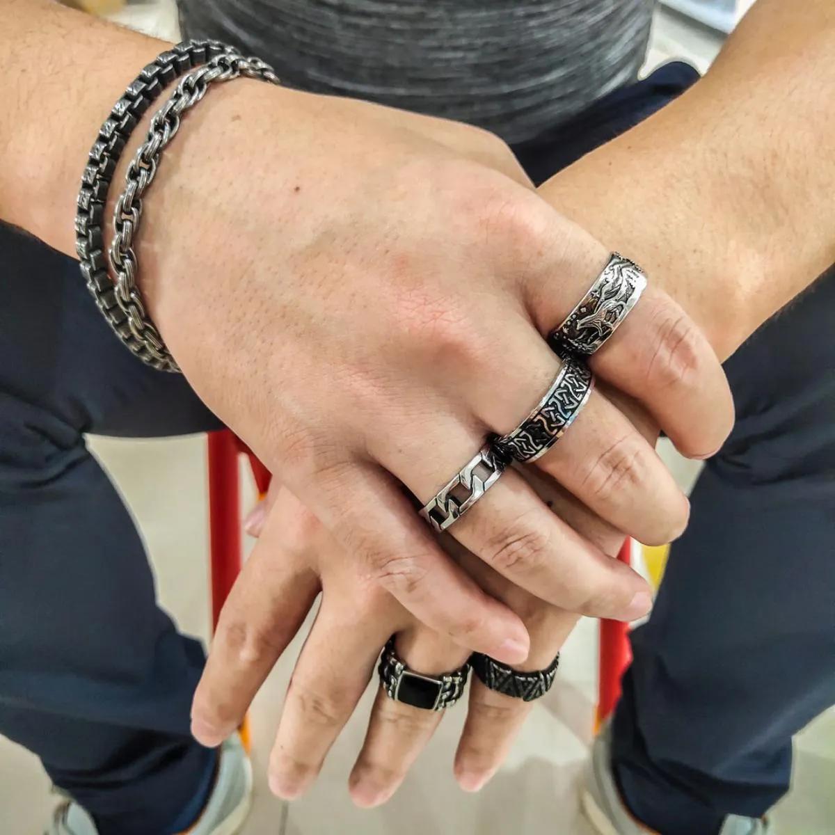 GTHIC Alloy Loyal Wolf Pattern Embossed Couple Rings Engagement Rings for Men Women Anniversary Valentine's Day Gift