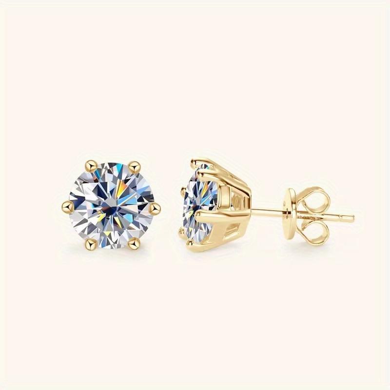 A Pair of 0.3 Carat / 0.5 Carat / 1 Carat / 2 Carat 925 Silver Six-Claw Moissanite Earrings for Men And Women, Featuring a Stylish And Classic Minimalist Design, Suitable for Everyday Wear And As Gifts for Birthdays Or Anniversaries,