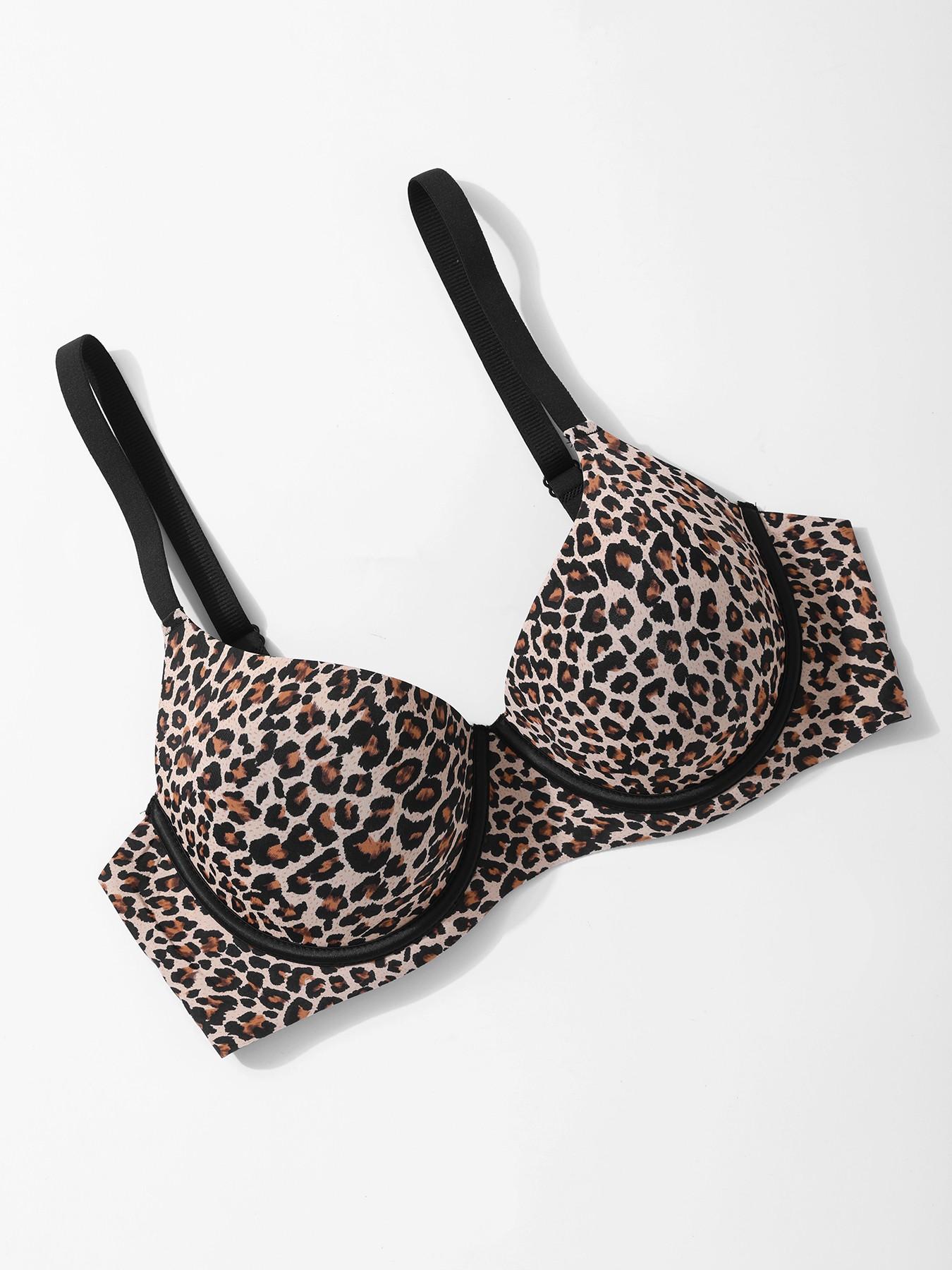 1 pack / 3 colors - Leopard print seamless bra - Four rows, two clasps - XS - XL size - Adjustable for shaping and support during exercise - Suitable for daily wear, parties, yoga - Comfortable, breathable, fits well and is skin-friendly - Women's bra