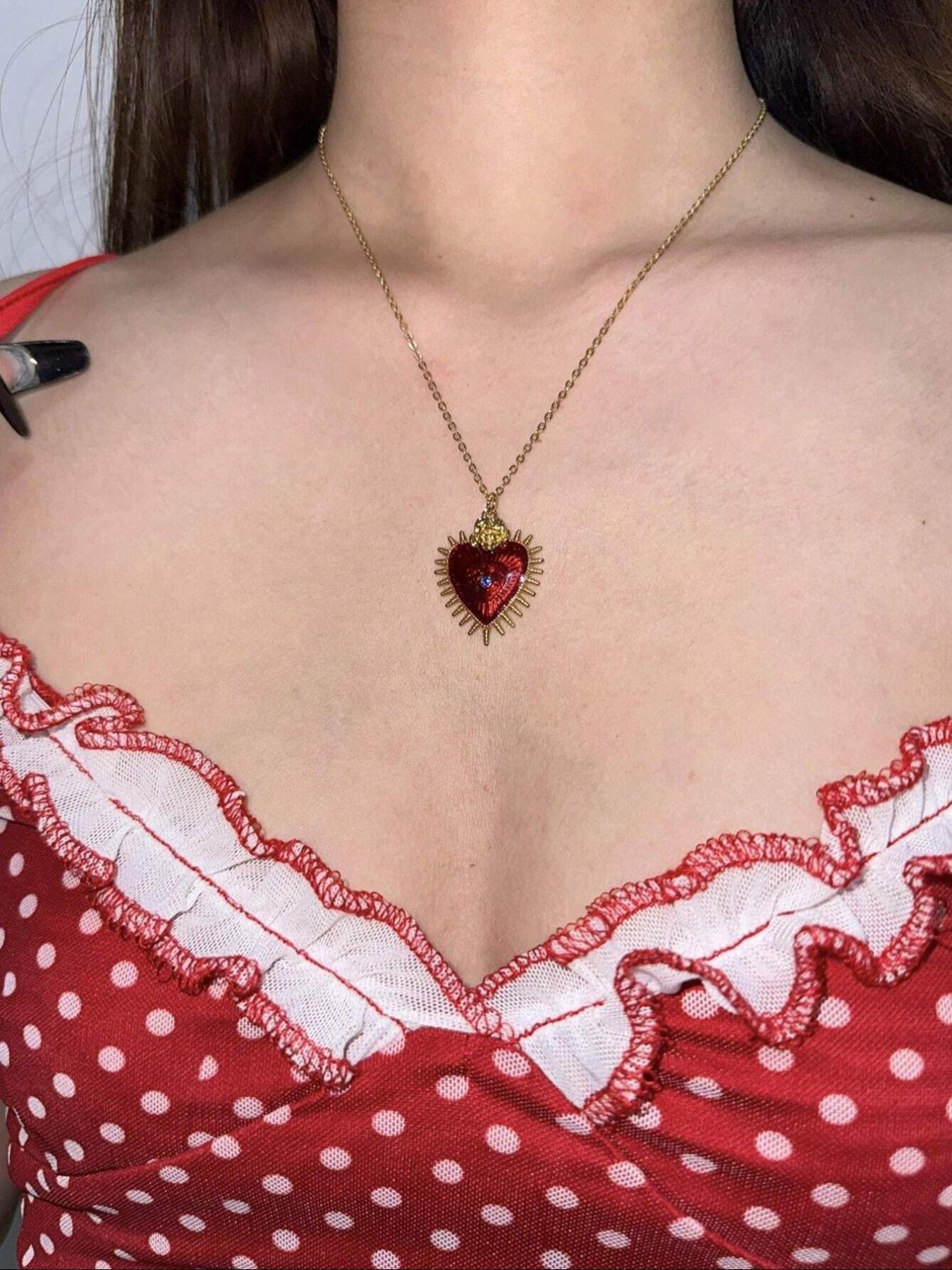 1 Piece of Retro Personalized Devil's Eye Drop Oil Red Love Pendant Necklace for Women, Gothic Party Vacation Personalized Necklace