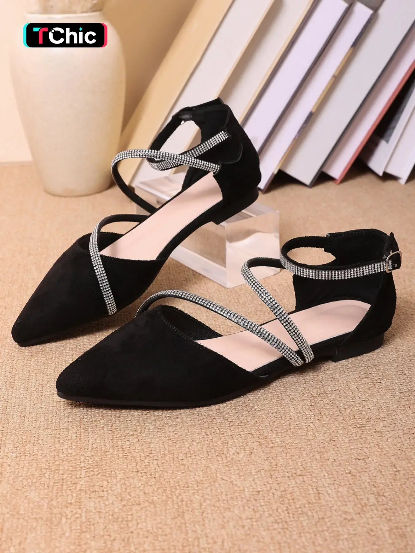 Women's Pointed Toe Flat Shoes, Comfortable Walking Sneakers, Stylish Hollow Out Design with Rhinestones, Ideal for Work and All-Day Wear, Pointy Toe, Fashionable Footwear