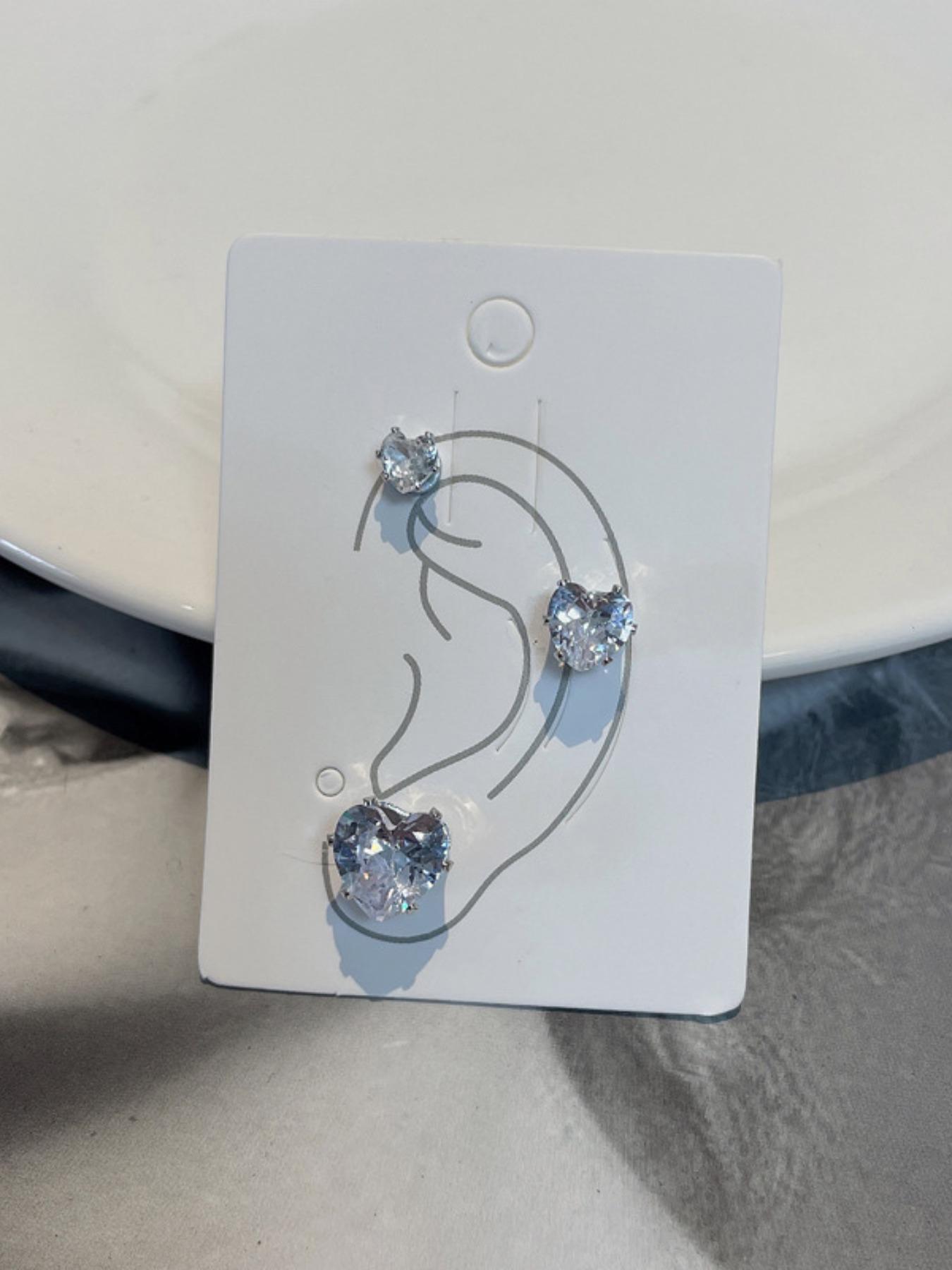 Black Zirconia Magnetic Cartilage Earring – No Piercing Painless Magnetic Ear Cuff for Women, Fake Helix Earring for Unisex, Hypoallergenic Claw Clip Earring, Ideal Gift for Labor Day Halloween Thanksgiving Christmas