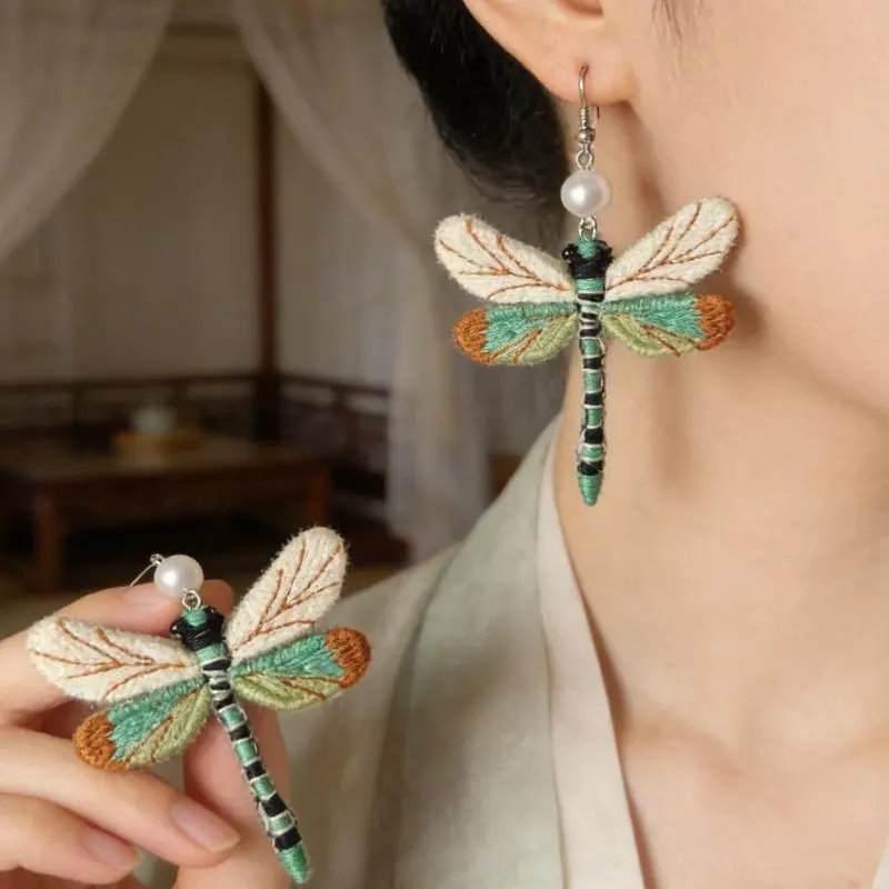 Handmade Embroidered Dragonfly Dangle Earrings for Women Fairycore Pearl Silk Thread Dragonfly Drop Earrings Cottagecore Forest Nature Jewelry Gift Green Cream, Boho Chic Outfits, Wedding Party