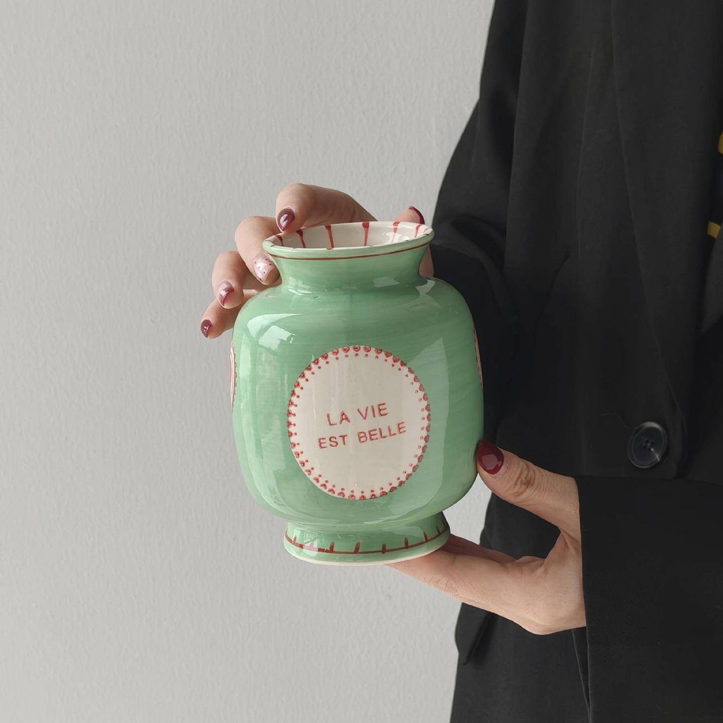 Hand-Painted Irregular Ceramic Vase, Heart Pattern, Home Decor Ornament, Small Flower Vase for Living Room, Unique Gift Idea