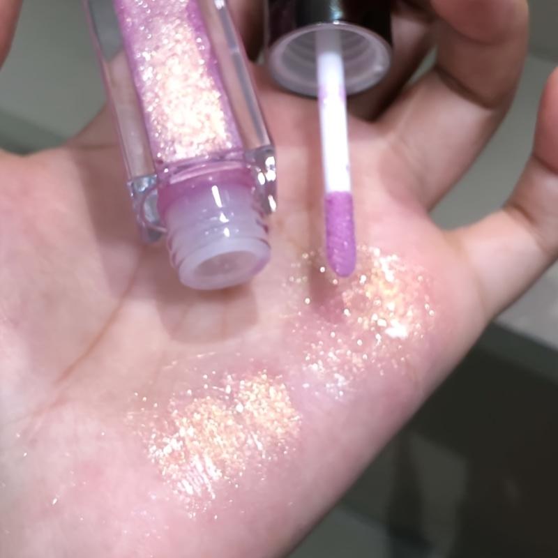 Shimmering Glitter Lip Gloss, Radiant Metallic Pearl Finish, Shiny Makeup Effect with Long-Lasting, Non-Sticky Formula, Suitable for All Skin Types