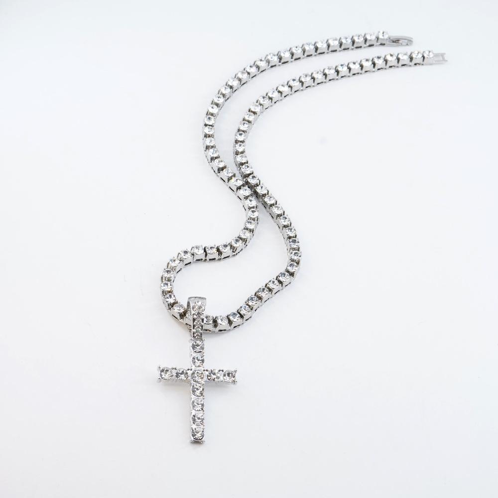 European and American style full-diamond cross pendant, personalized light luxury accessory jewelry, eco-friendly alloy vintage cross twisted necklace