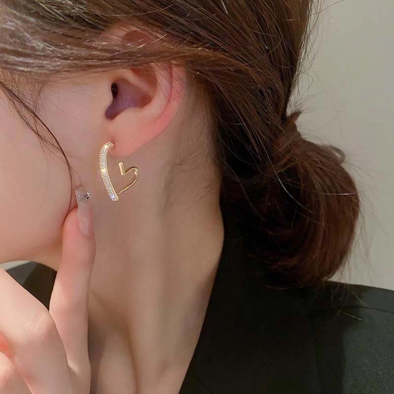 Fashion Simple Gold Color Love Heart Earrings for Women Trendy Elegant Metal Geometric Zircons Heart-Shaped Earrings Jewelry