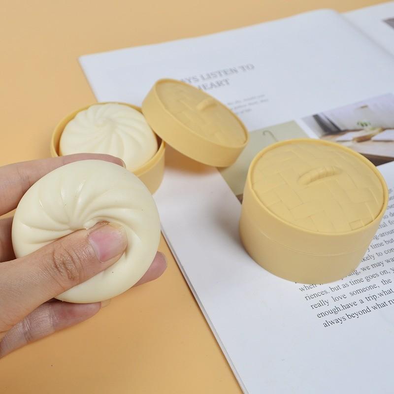 Realistic Stress Relief Steamed Bun Toy, Slow Bounce BBQ Pork Bun Prank Food, Fun Small Dumpling Gag Gift, Perfect for Relaxing