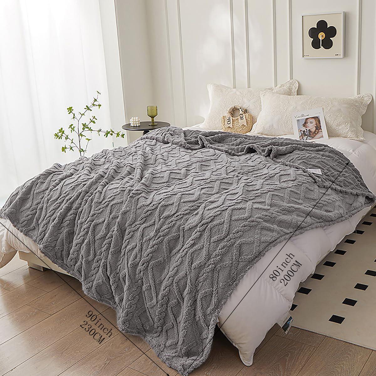 Ultra Soft Plush Cashmere Sofa Blanket, New Decorative Solid Lightweight Flannel, Comfortable Warm Microfiber Woolen Blanket