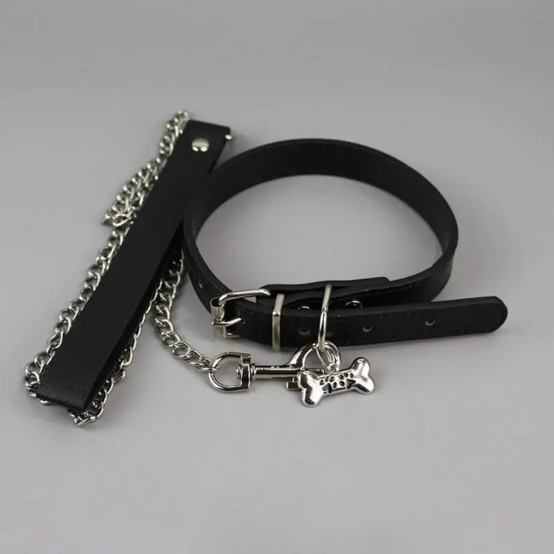 Gothic Punk Leather Choker Collar, Durable Fashion Accessory with Detachable Chain Leash, Bone Charm & Metal Buckle, Costume Necklace for Cosplay Party, Black Silver