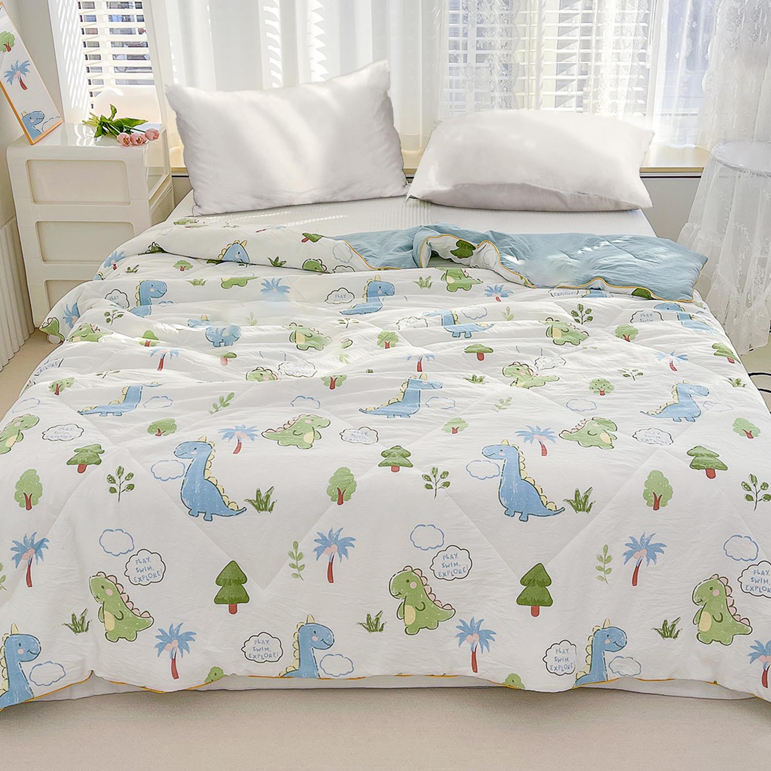 1pcs of small floral print summer quilt, super soft and skin-friendly air-conditioned quilt, suitable for use in all seasons, bedrooms, and living rooms