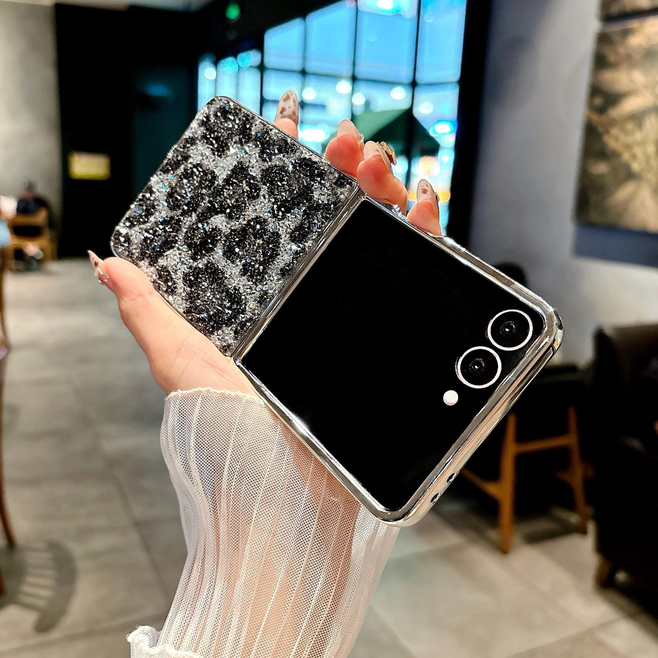 Luxury leopard pattern For Samsung Galaxy Z Flip 3 4 5 6 7 5G Unique  Diamond Glitter Phone Case Cover