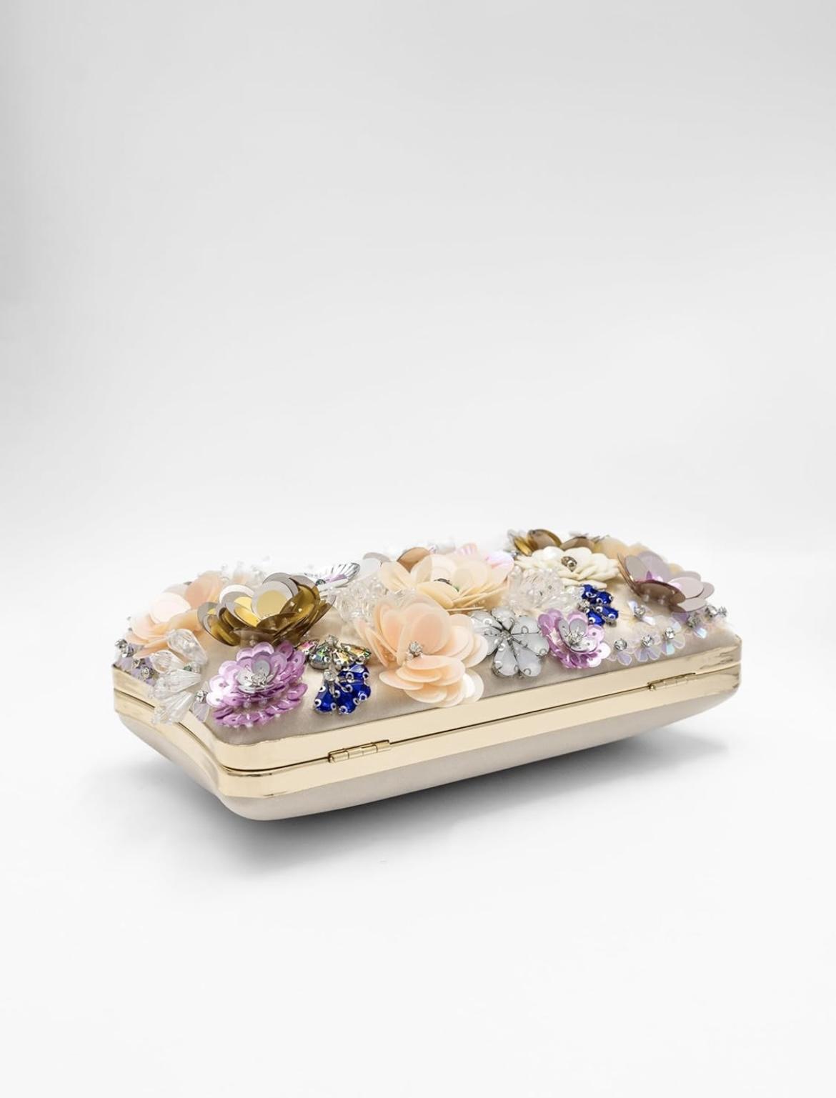 Handmade Beaded Embroidered Floral Clutch Bag, Woman Handbag,Elegant Evening Accessory, Christmas Eve Essentials,Christmas Gifts for Her,Luxury Party Purse, Women's New Year Gift, Valentine's Day Present,Graduation present. Handmade Beaded Embroidered Floral Clutch Bag, Woman Handbag,Elegant Evening Accessory, Christmas Eve Essentials,Christmas Gifts for Her,Luxury Party Purse, Women's New Year Gift, Valentine's Day Present,Graduation present.