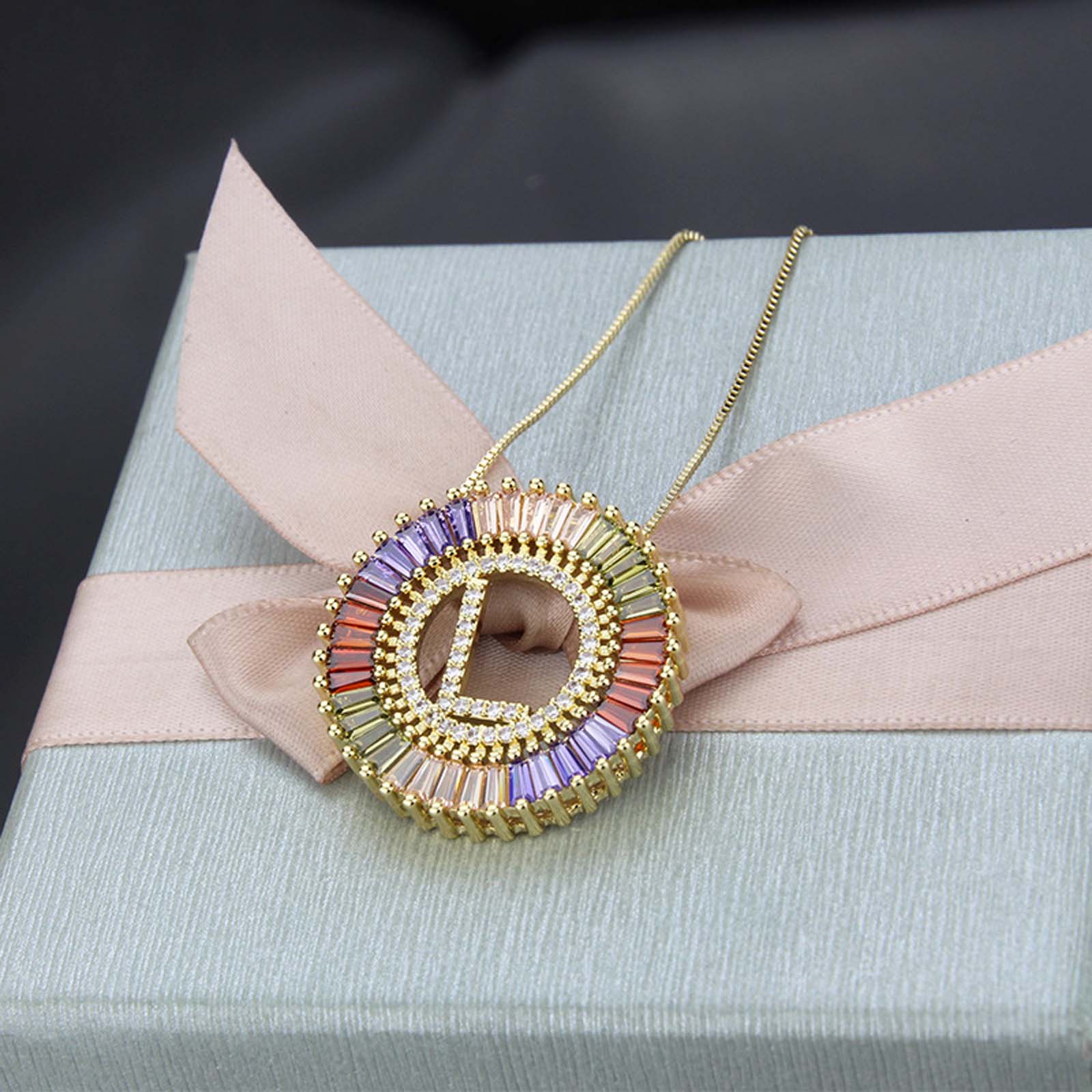 Colored zircon letter necklace round hollow pendant 26 English letters clavicle chain men and women can be anniversary gifts name initials