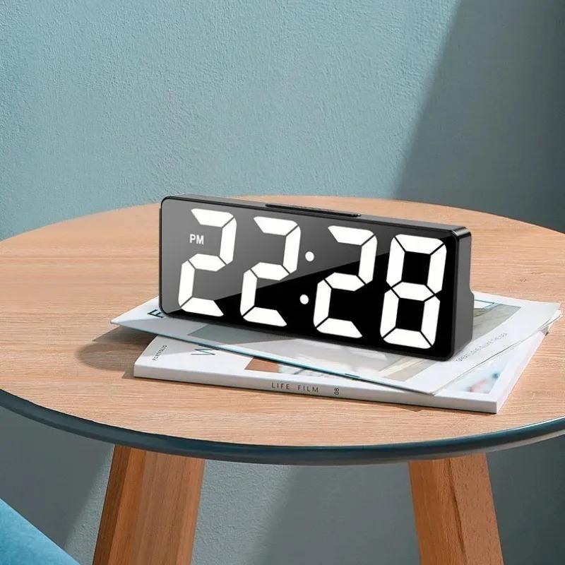 Digital Clock LED Wake Up Light Multifunctional Alarm Clock Bedroom Electronic Desktop Clock With Temperature Display Adjustable Brightness USB Powered Clock