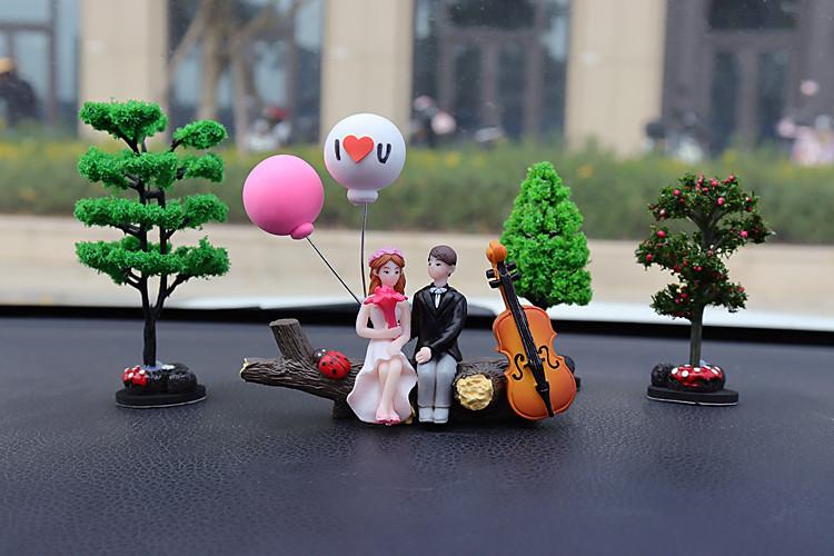 Cute Tree Branch Couple Car Ornament, Center Console Decor with Confession Balloons