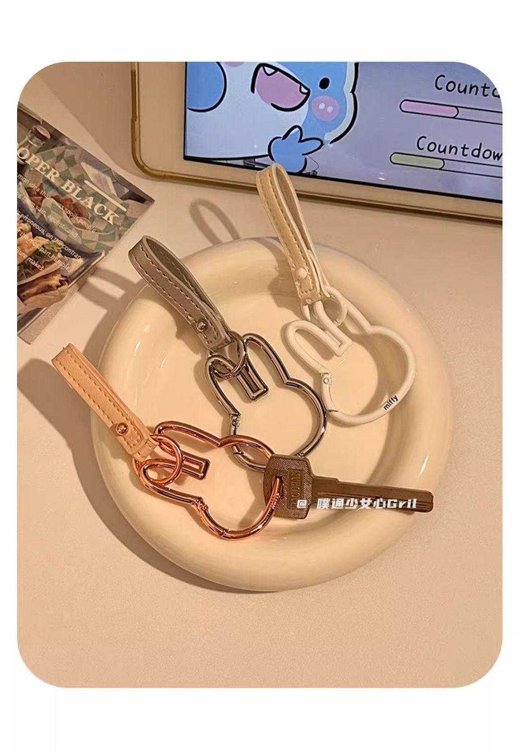 Miffy Rabbit Multifunctional Metal Decorative Pendant Keychain Student Bag Pendant Animation Peripheral Couple Girl Holiday Gift