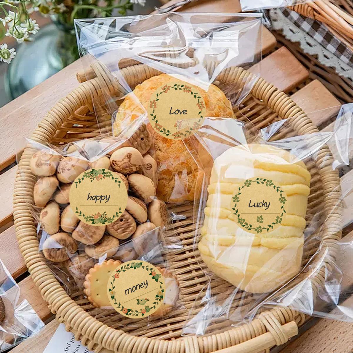 1 Roll 500 Pages Cowhide Paper Stickers, Floral Pattern Sticker, Round Wreath Pattern Labels for Cans, Food Storage, Christmas and Valentine's Gift Bags Sealing