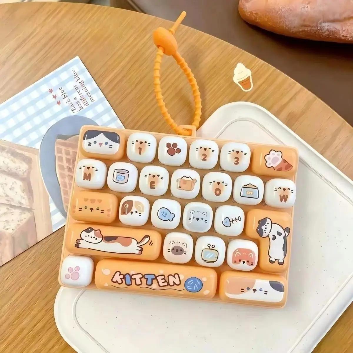 26-Key Stress Relief Keyboard Keychain, Fun Practical Key Ring for Parties, Office and Home Use, Perfect Gift Accessory